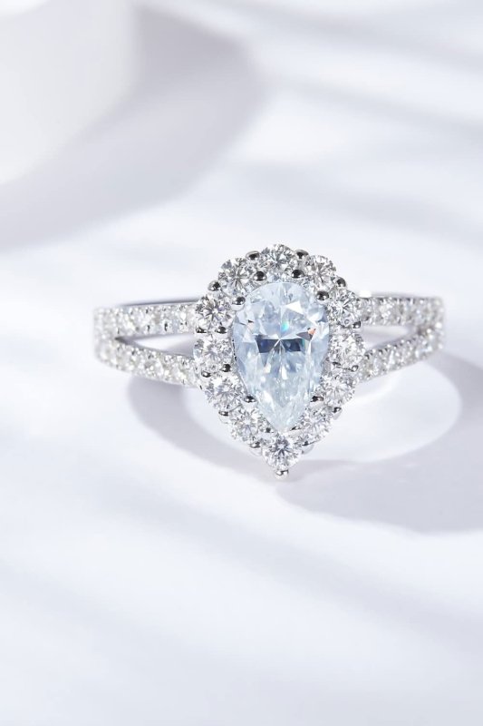 1 Carat Moissanite Teardrop Split Shank Ring - ShalayeFashion