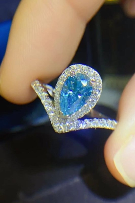 1 Carat Pear Shape Moissanite Heart Ring - ShalayeFashion