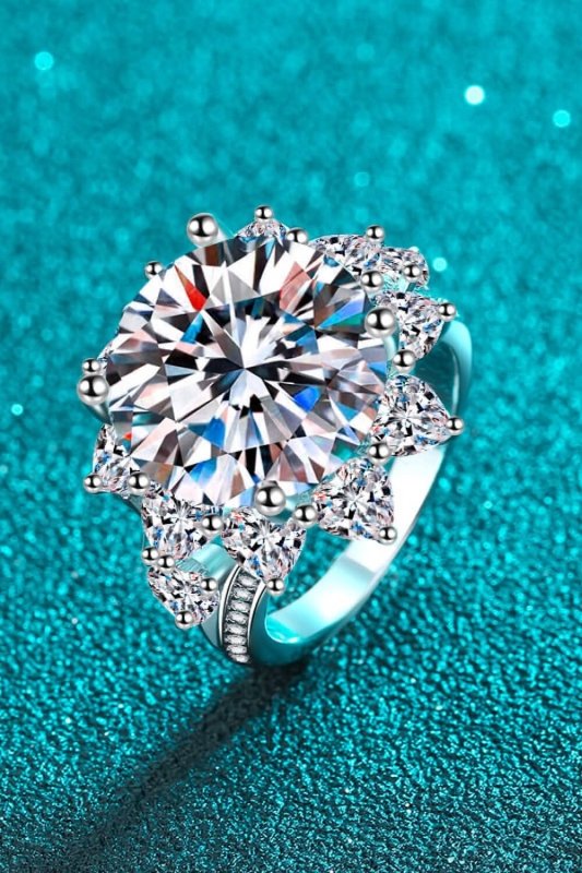 10 Carat Moissanite Flower - Shaped Ring - ShalayeFashion
