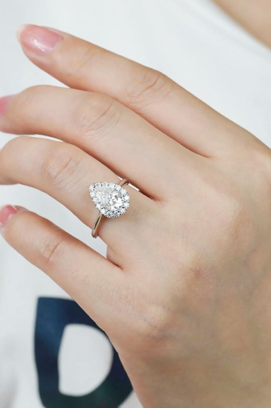 1.5 Carat Moissanite Teardrop Ring - ShalayeFashion