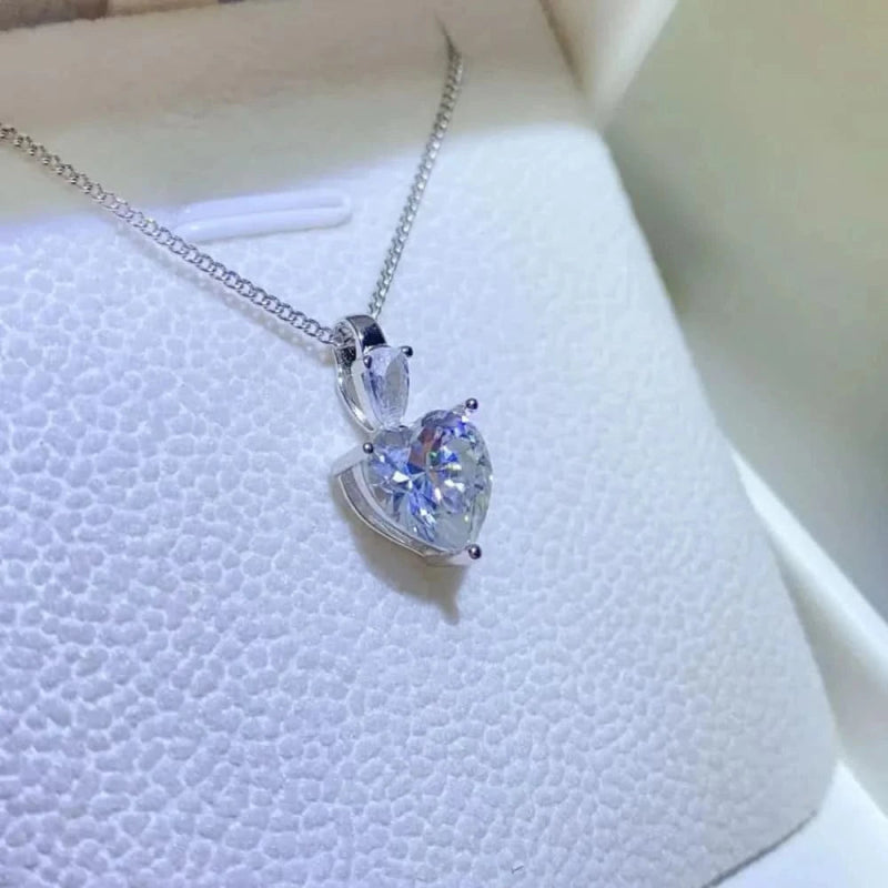 2 Carat Moissanite 925 Sterling Silver Heart Pendant Necklace - ShalayeFashion
