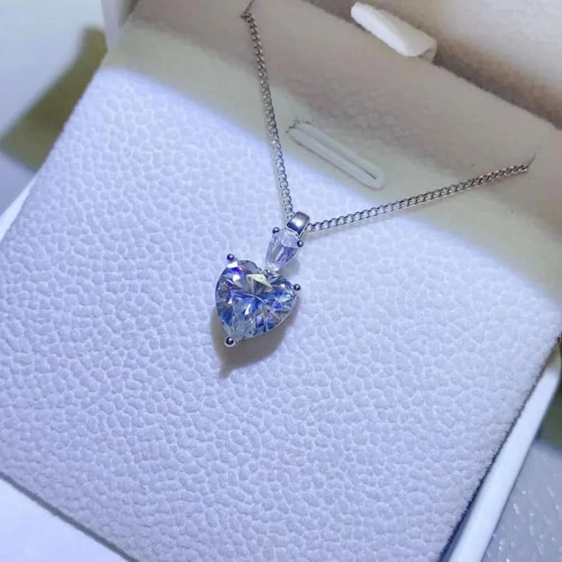 2 Carat Moissanite 925 Sterling Silver Heart Pendant Necklace - ShalayeFashion