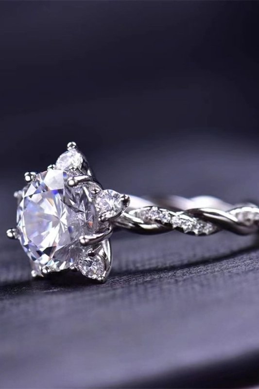 3 Carat Moissanite Twisted Ring - ShalayeFashion