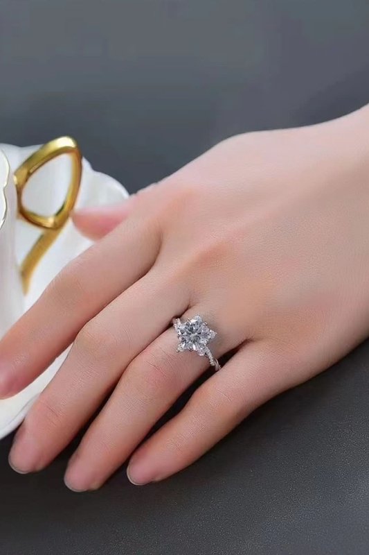 3 Carat Moissanite Twisted Ring - ShalayeFashion