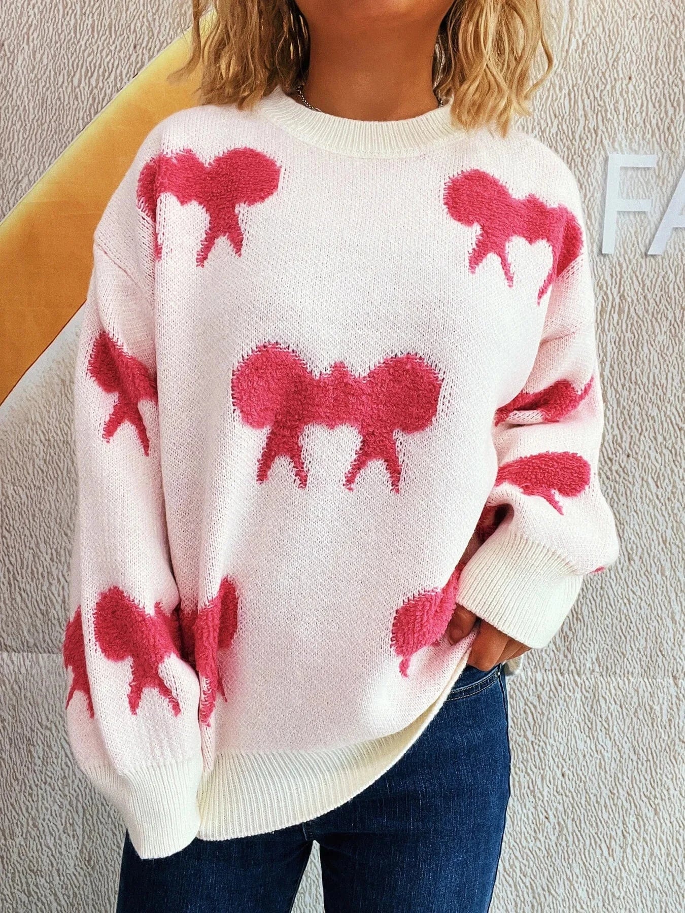 Bow Pattern Round Neck Sweater - ShalayeFashion