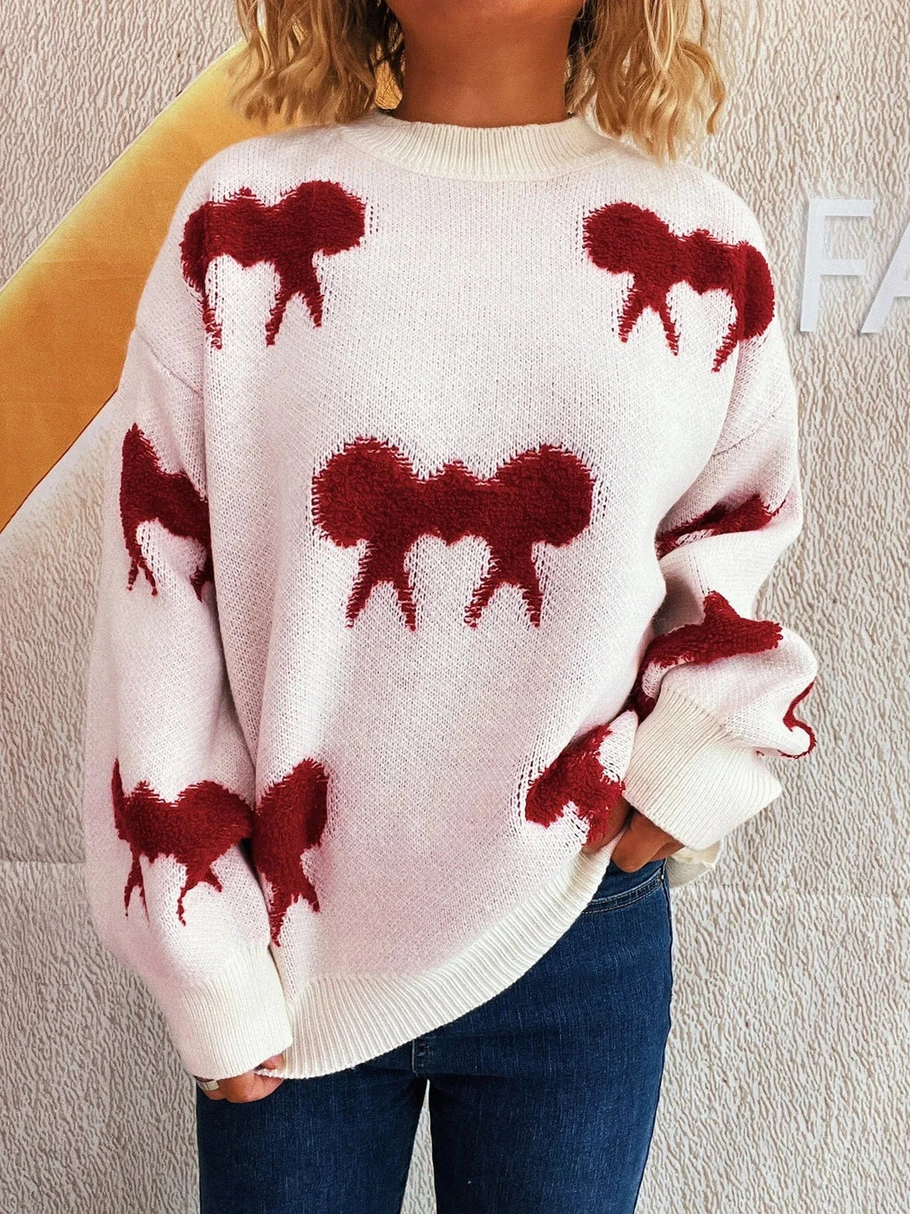 Bow Pattern Round Neck Sweater - ShalayeFashion