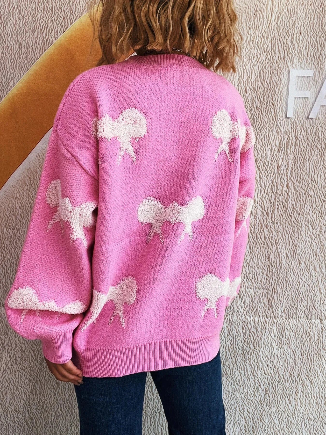 Bow Pattern Round Neck Sweater - ShalayeFashion