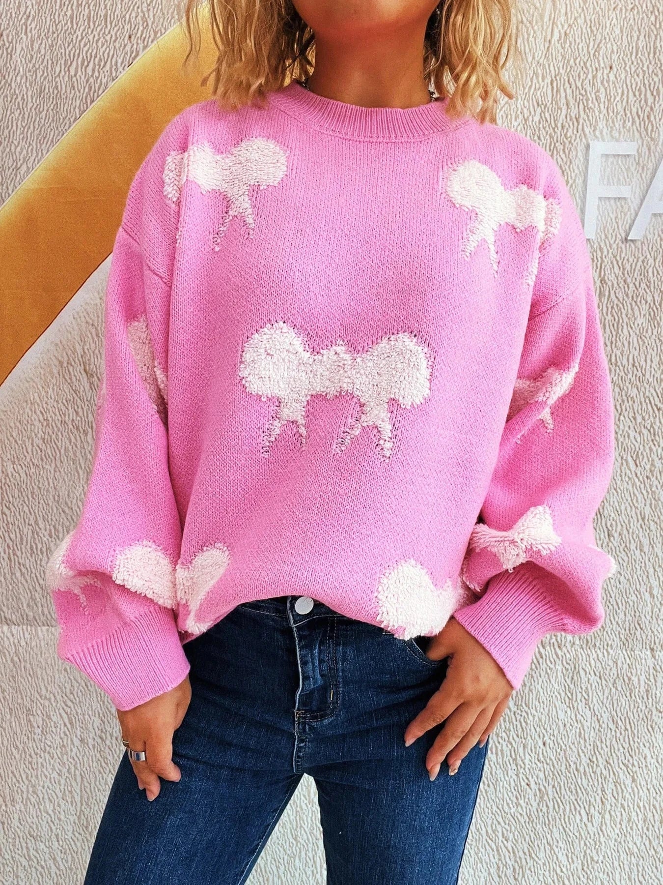 Bow Pattern Round Neck Sweater - ShalayeFashion