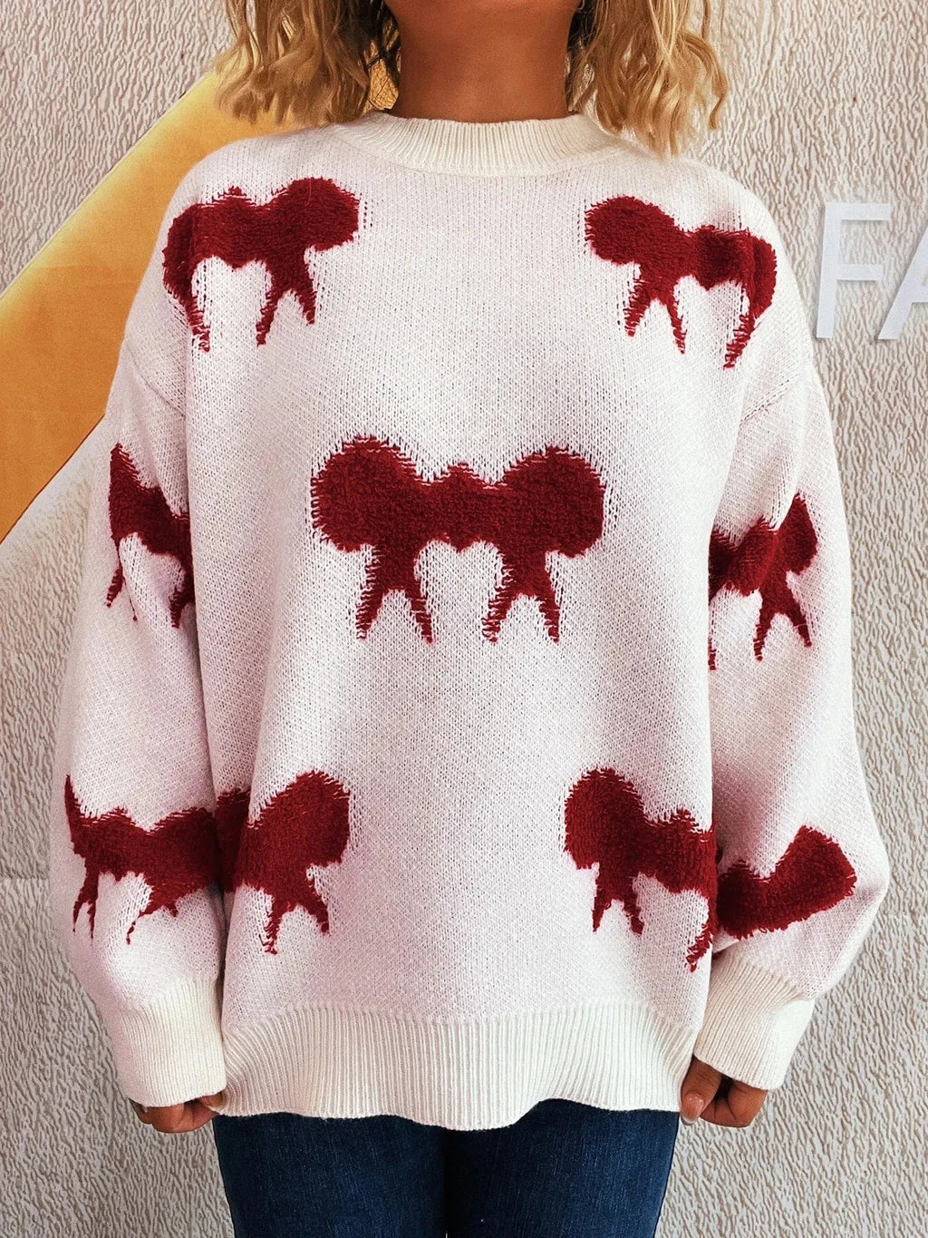 Bow Pattern Round Neck Sweater - ShalayeFashion
