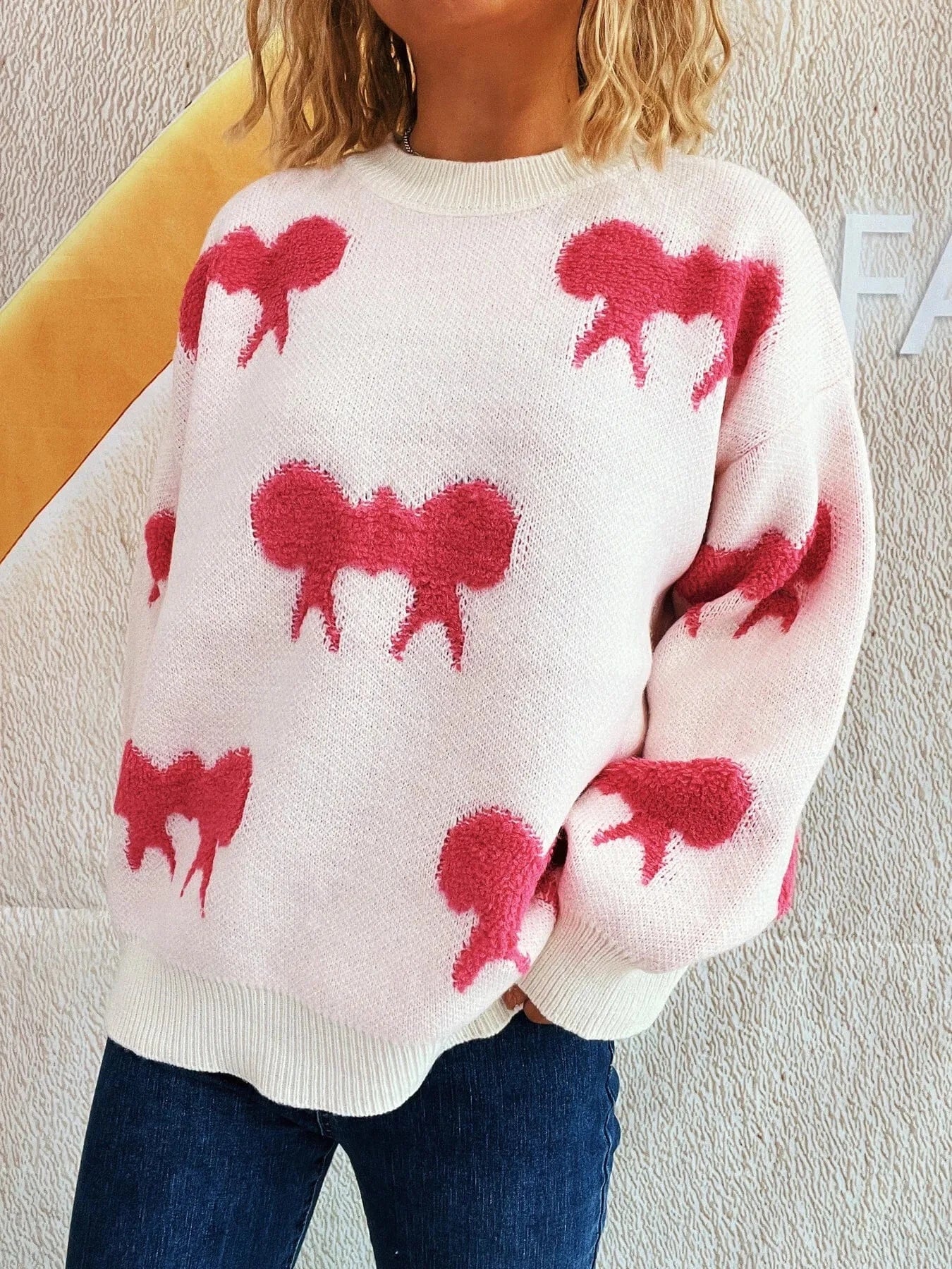 Bow Pattern Round Neck Sweater - ShalayeFashion