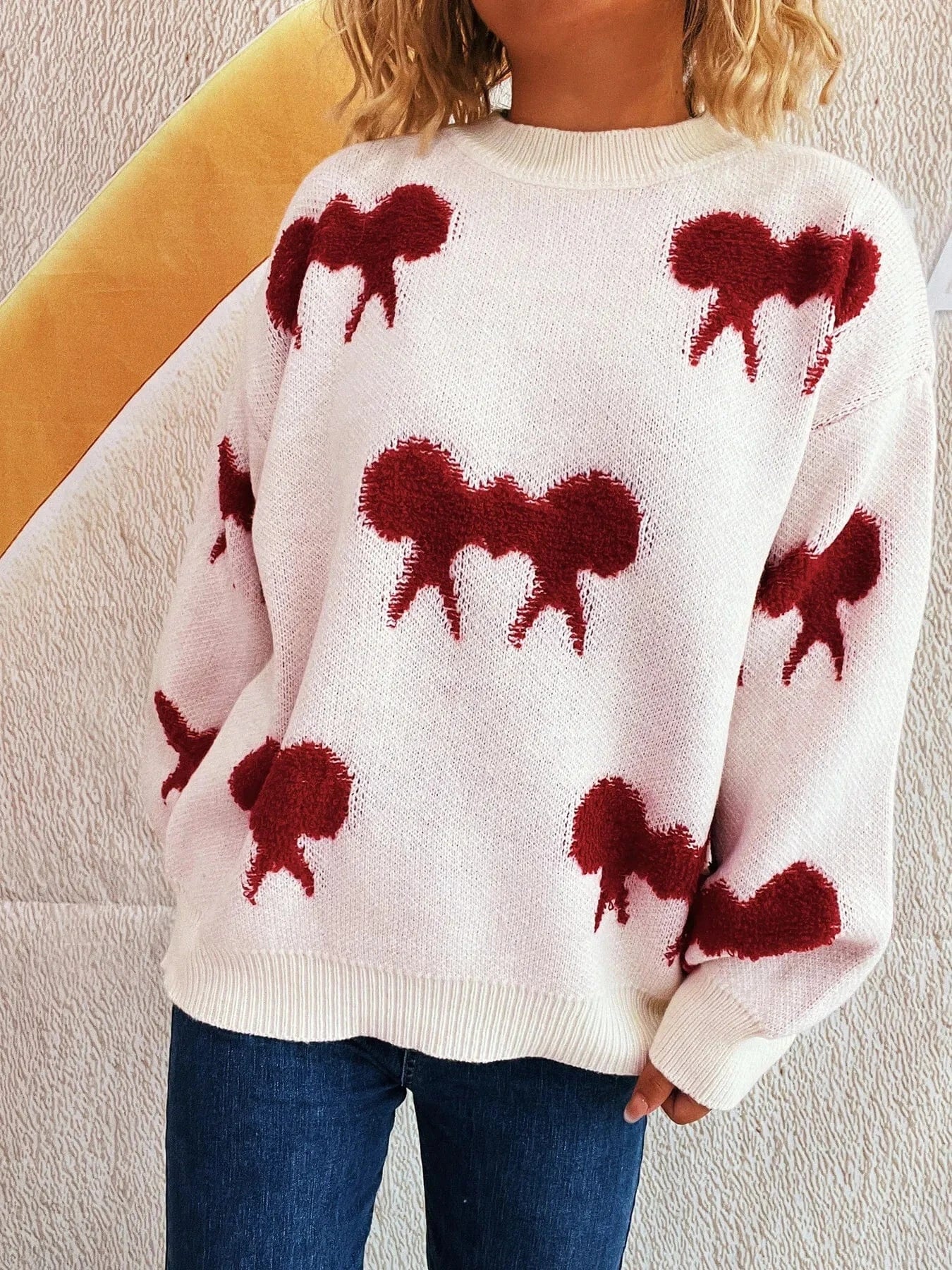 Bow Pattern Round Neck Sweater - ShalayeFashion