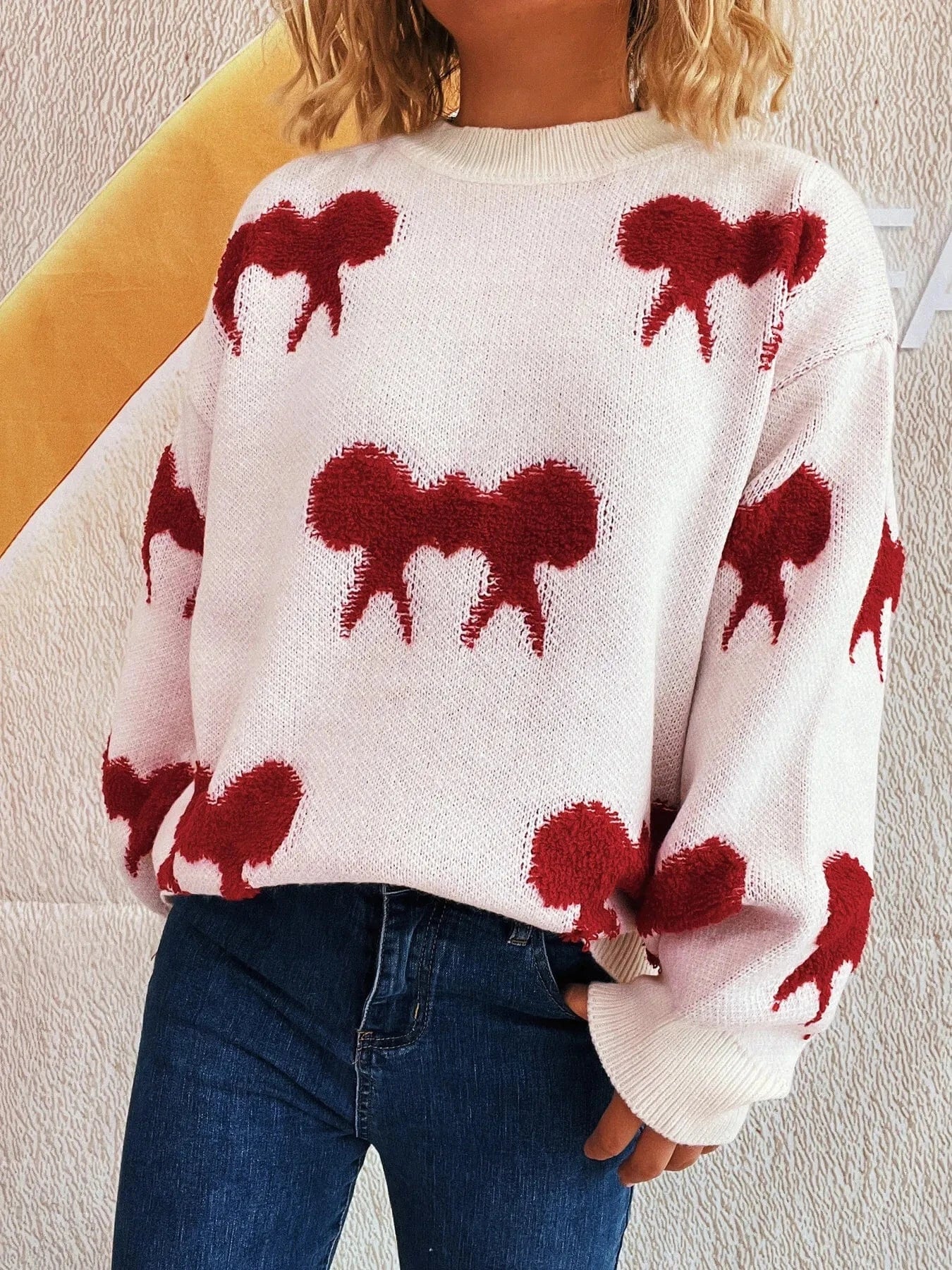 Bow Pattern Round Neck Sweater - ShalayeFashion