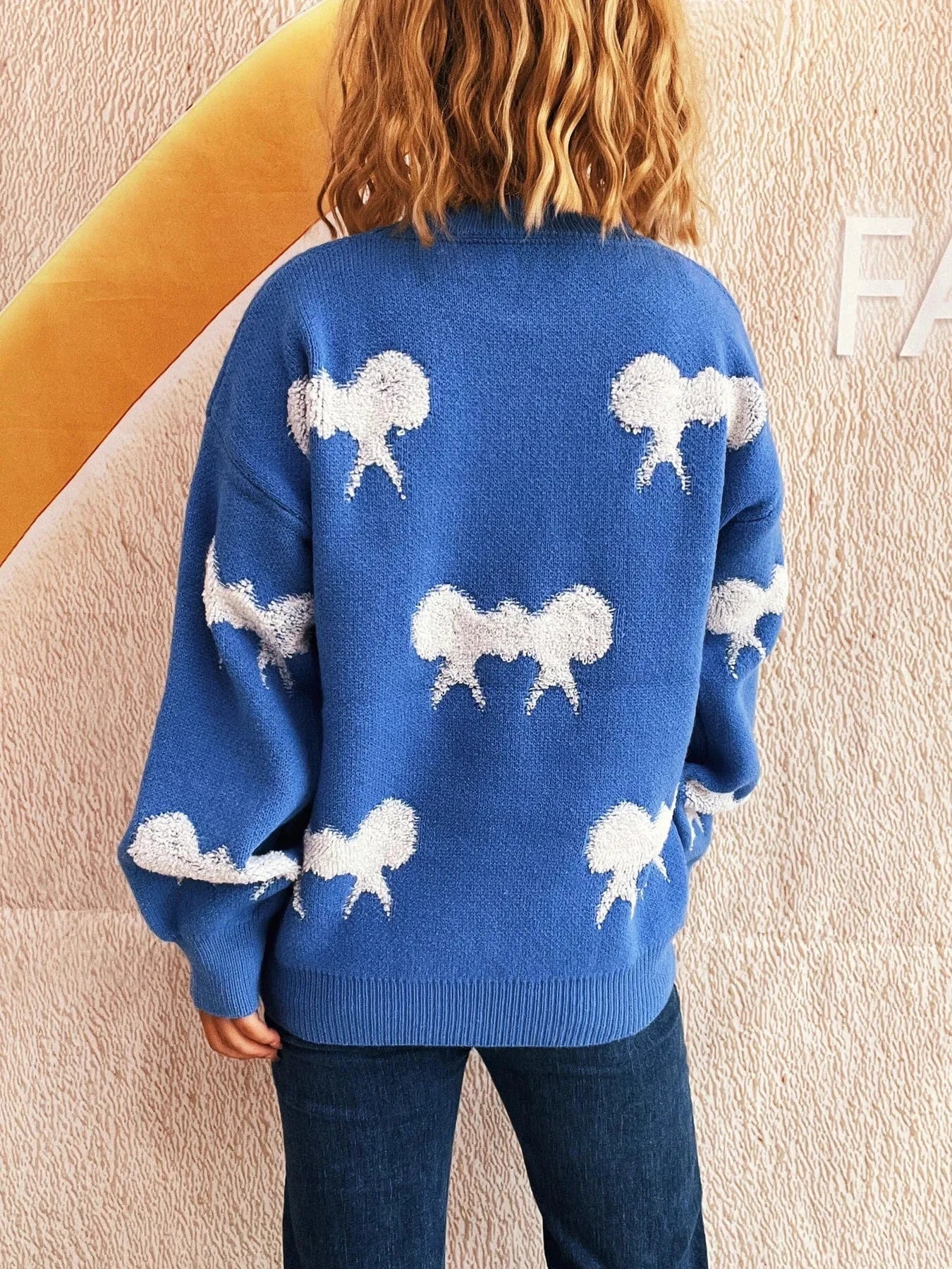Bow Pattern Round Neck Sweater - ShalayeFashion