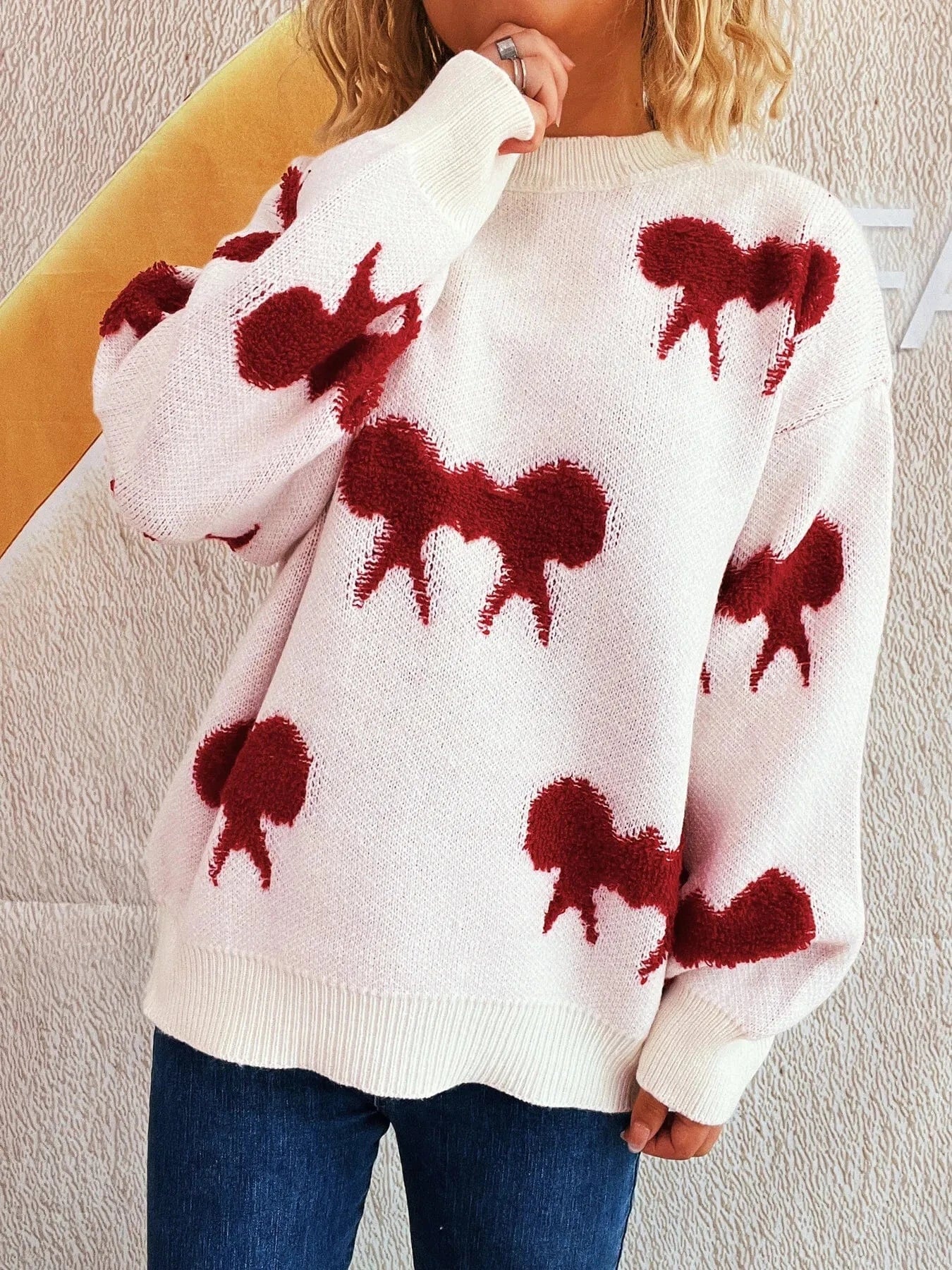 Bow Pattern Round Neck Sweater - ShalayeFashion