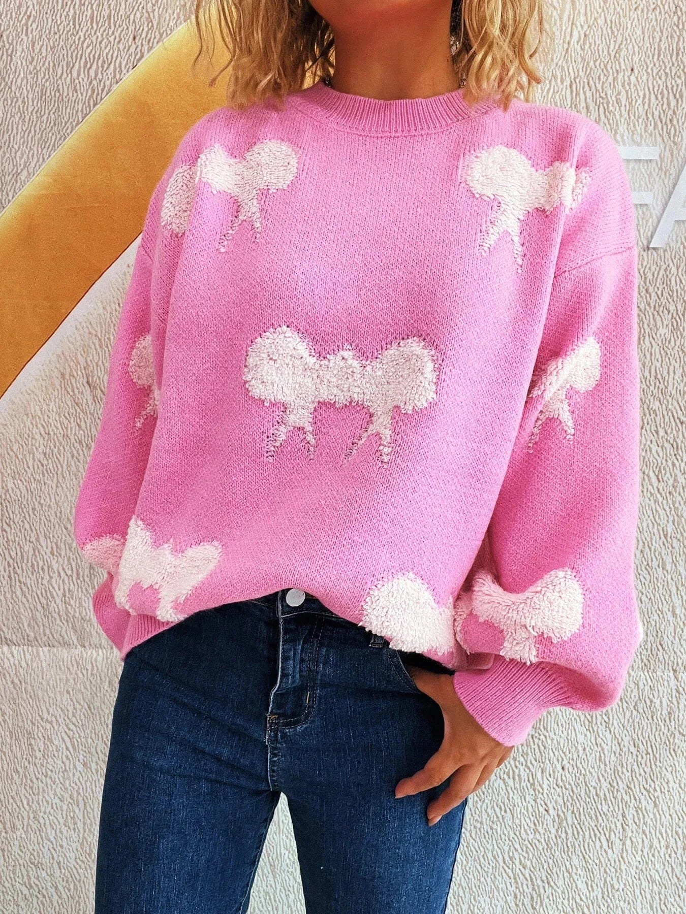 Bow Pattern Round Neck Sweater - ShalayeFashion