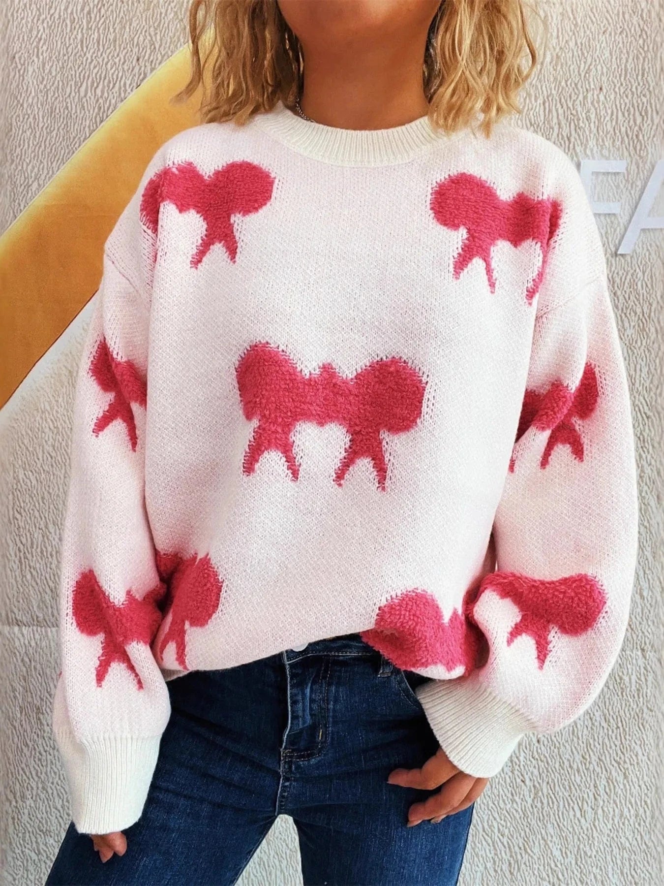 Bow Pattern Round Neck Sweater - ShalayeFashion