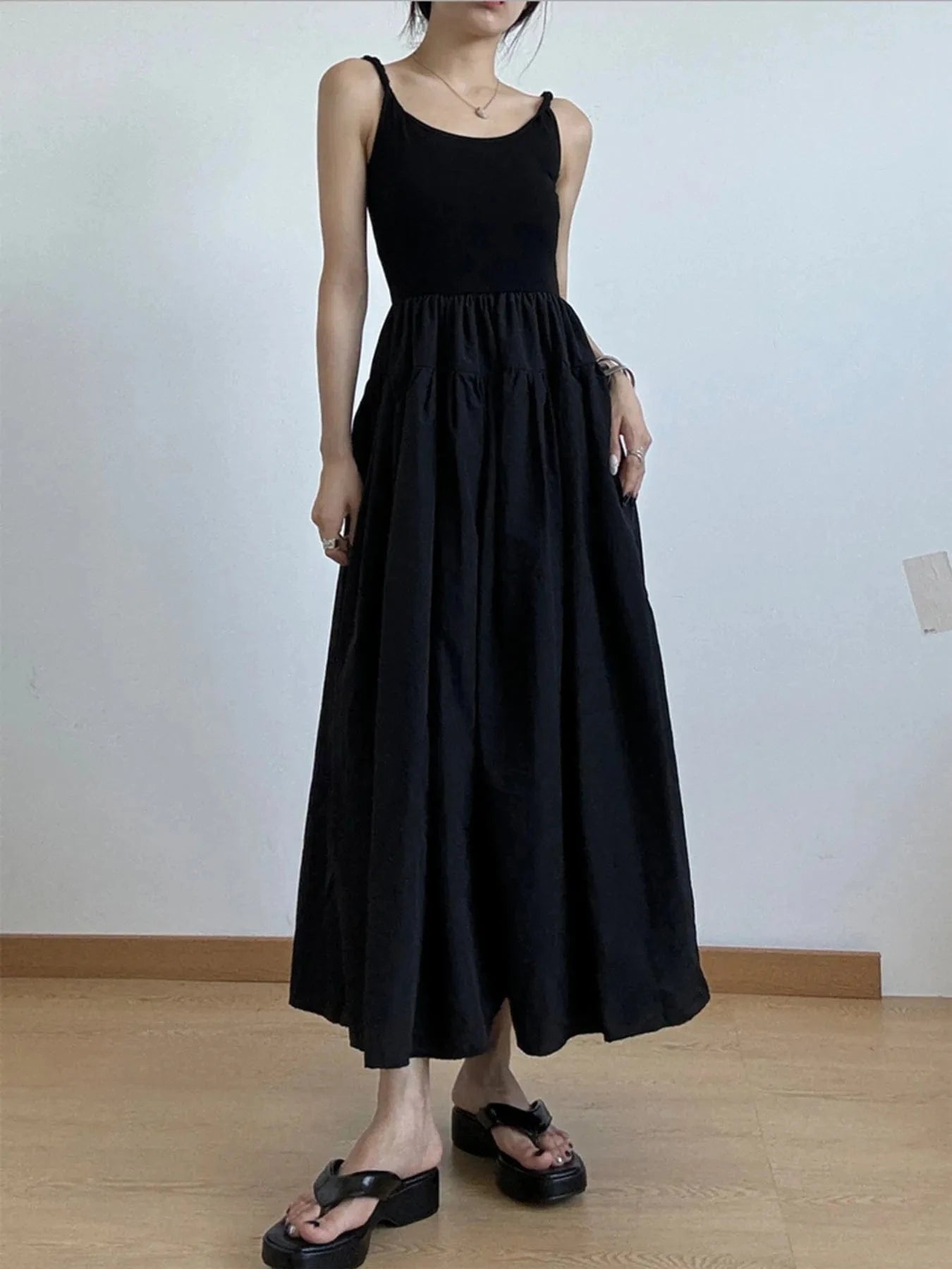 Casual Scoop Neck Cami Dress - ShalayeFashion