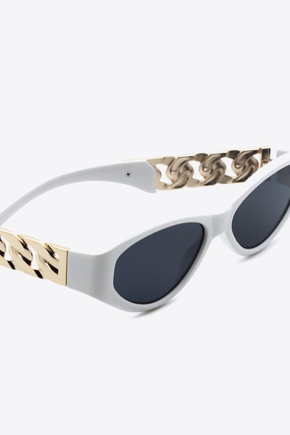 Chain Detail Temple Cat Eye Sunglasses - ShalayeFashion