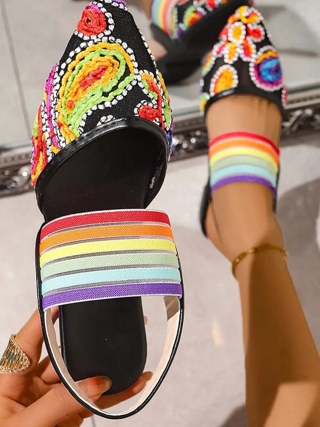 Contrast Point Toe Slingback Sandals - ShalayeFashion