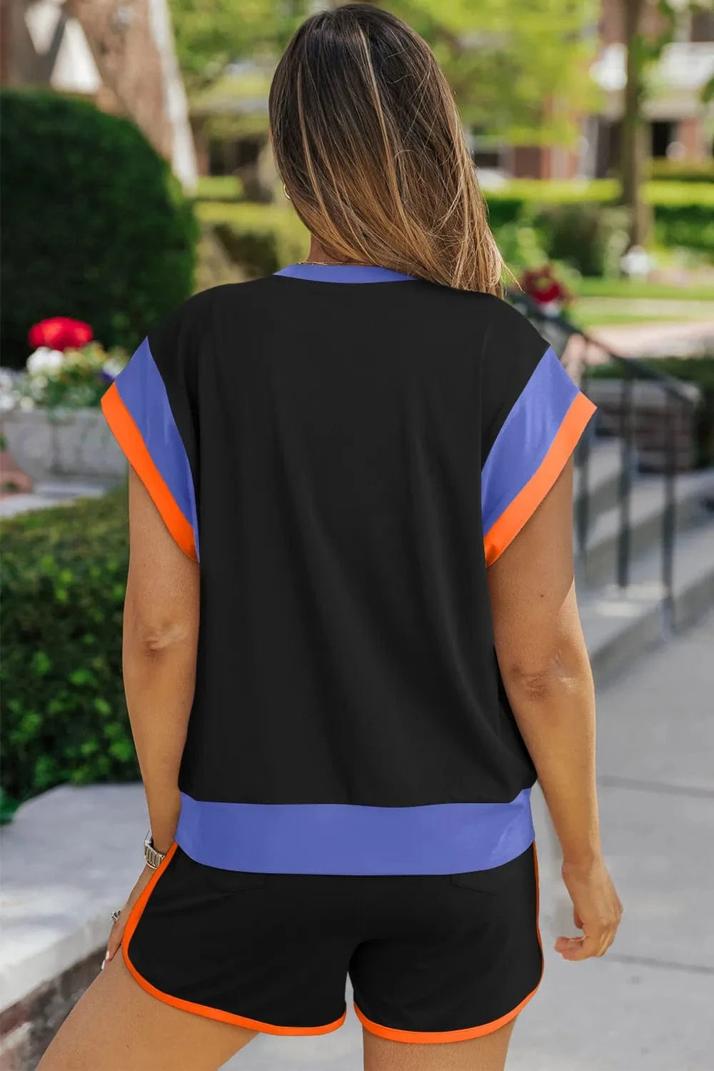 Contrast Round Neck Top and Shorts Set - ShalayeFashion