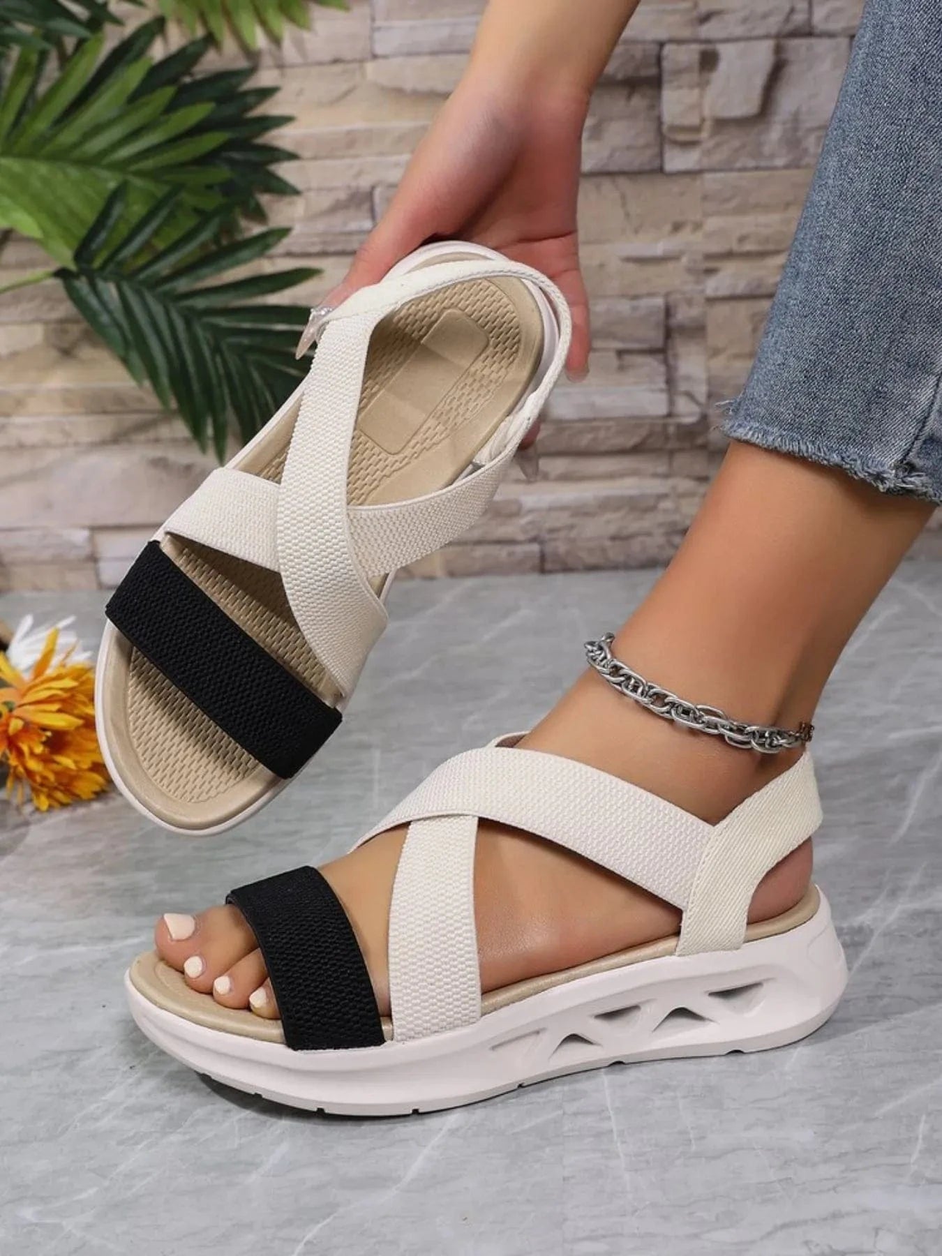 Crisscross Open Toe Platform Sandals - ShalayeFashion