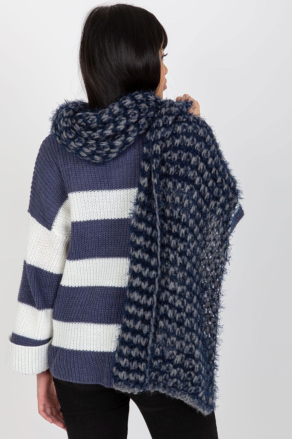 Elegant Warm Women’s Knitted Scarf - ShalayeFashion