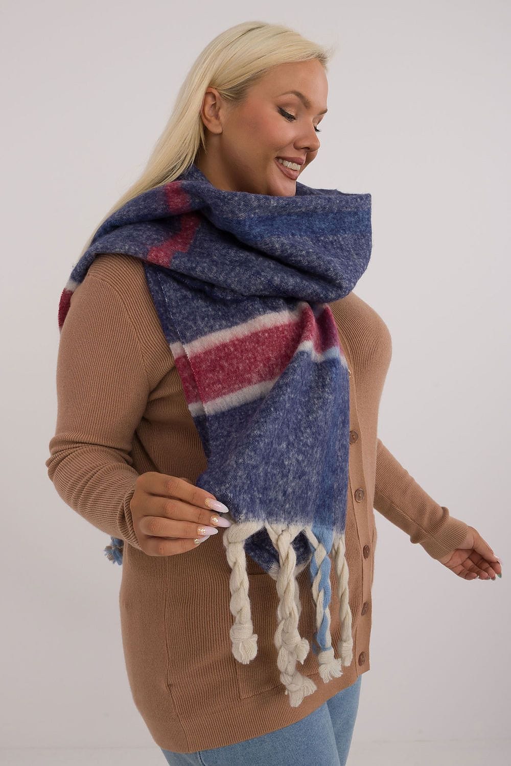 Elegant Women’s Check Winter Scarf - ShalayeFashion