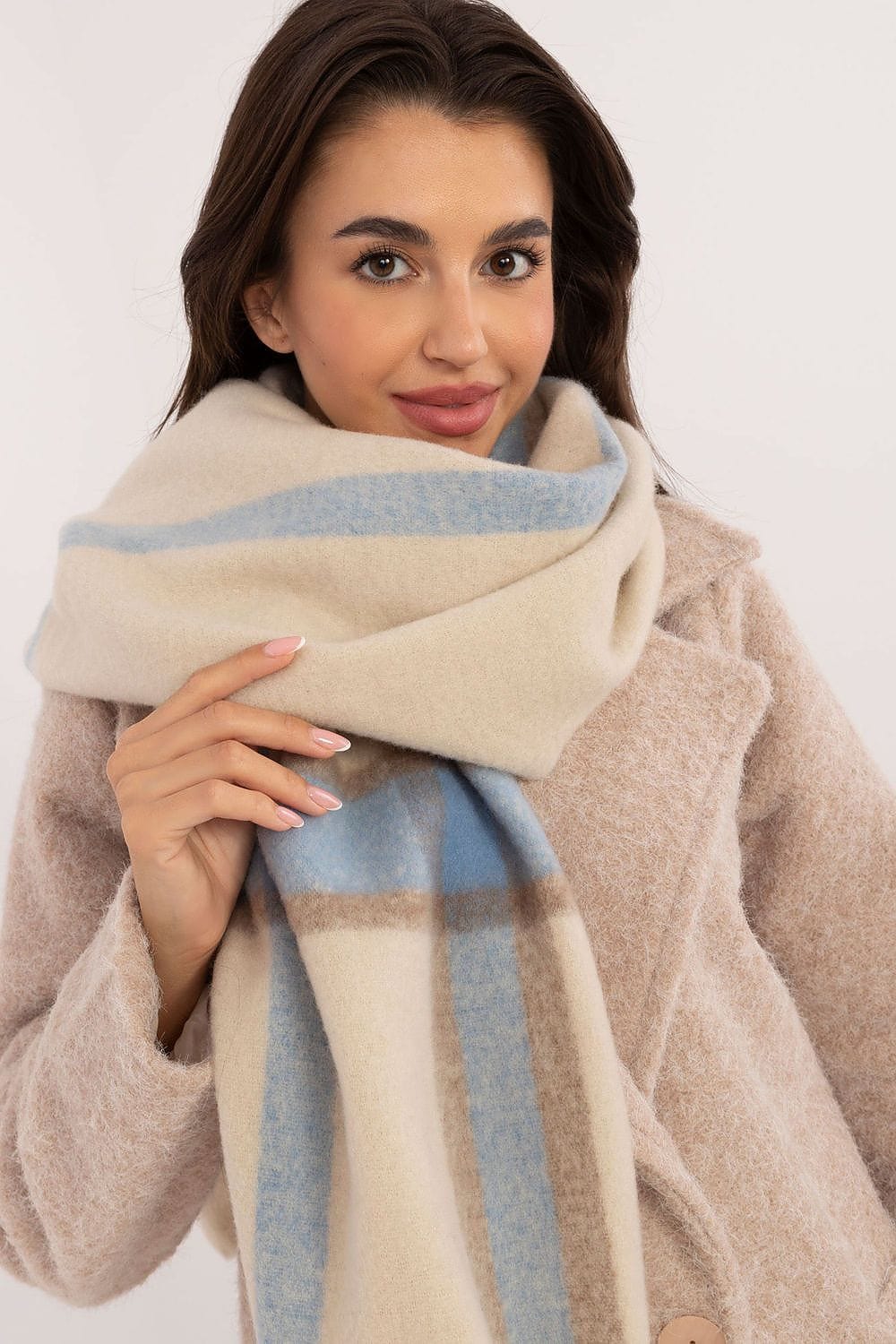 Elegant Women’s Check Winter Scarf - ShalayeFashion