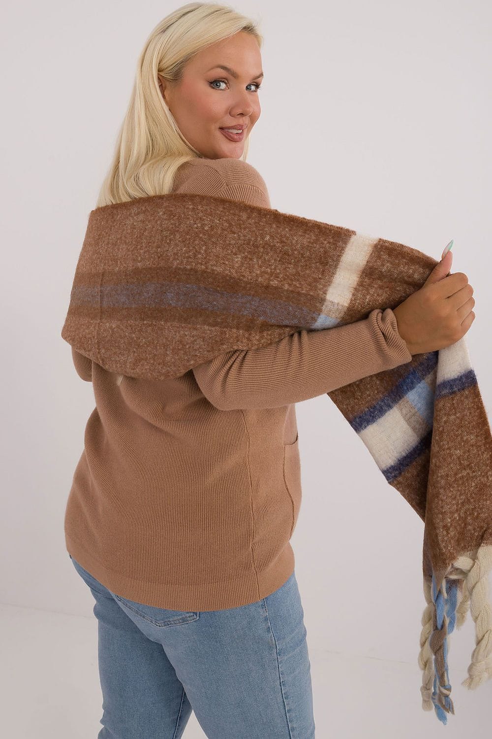 Elegant Women’s Check Winter Scarf - ShalayeFashion