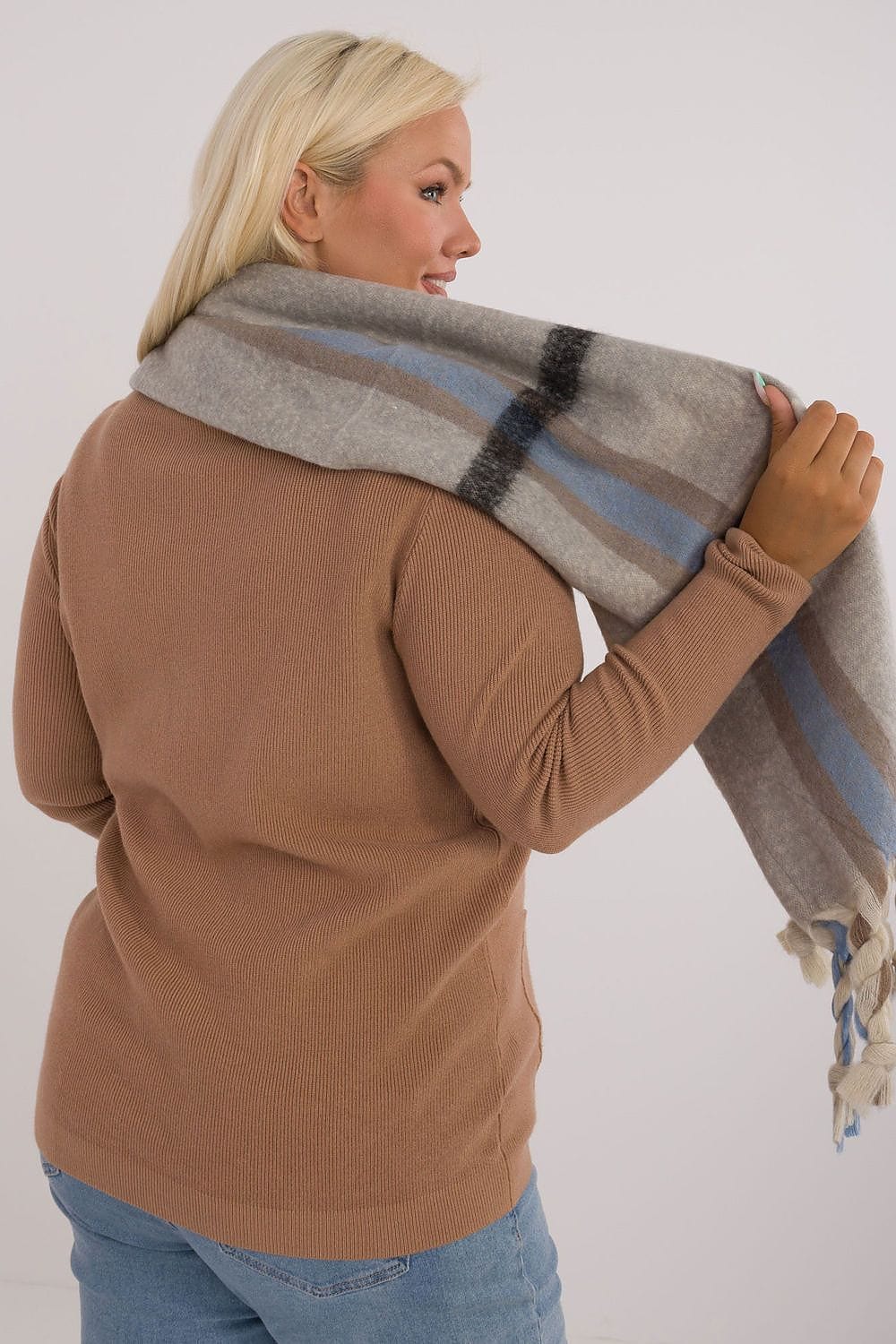 Elegant Women’s Check Winter Scarf - ShalayeFashion