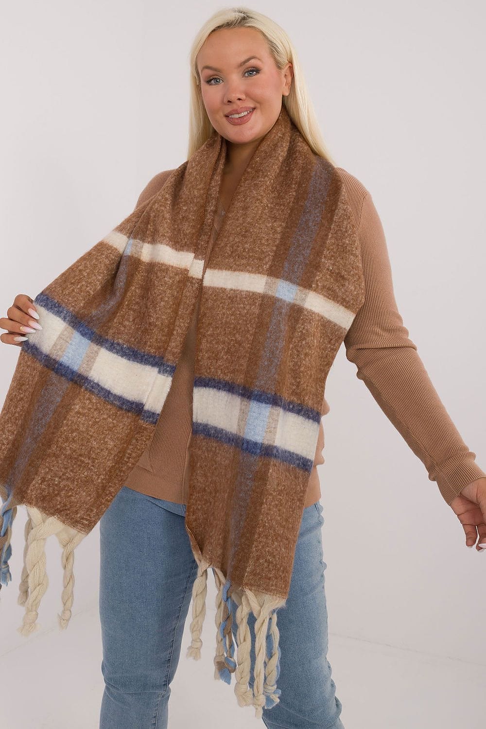 Elegant Women’s Check Winter Scarf - ShalayeFashion