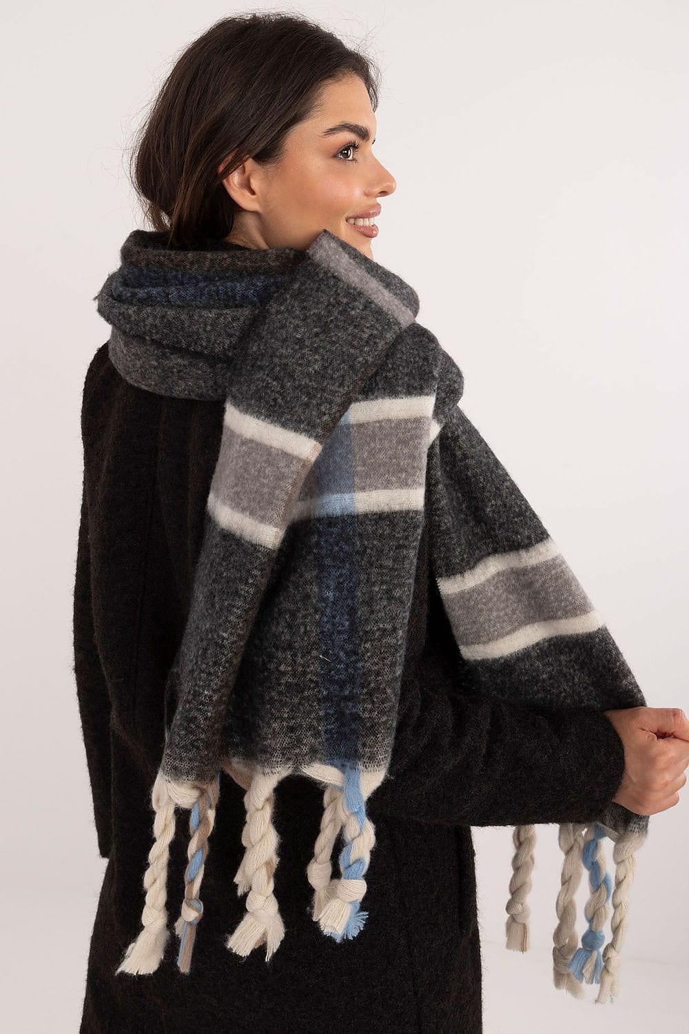 Elegant Women’s Check Winter Scarf - ShalayeFashion