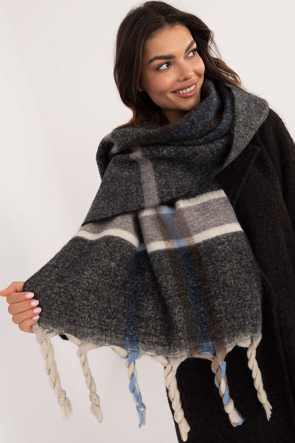 Elegant Women’s Check Winter Scarf - ShalayeFashion