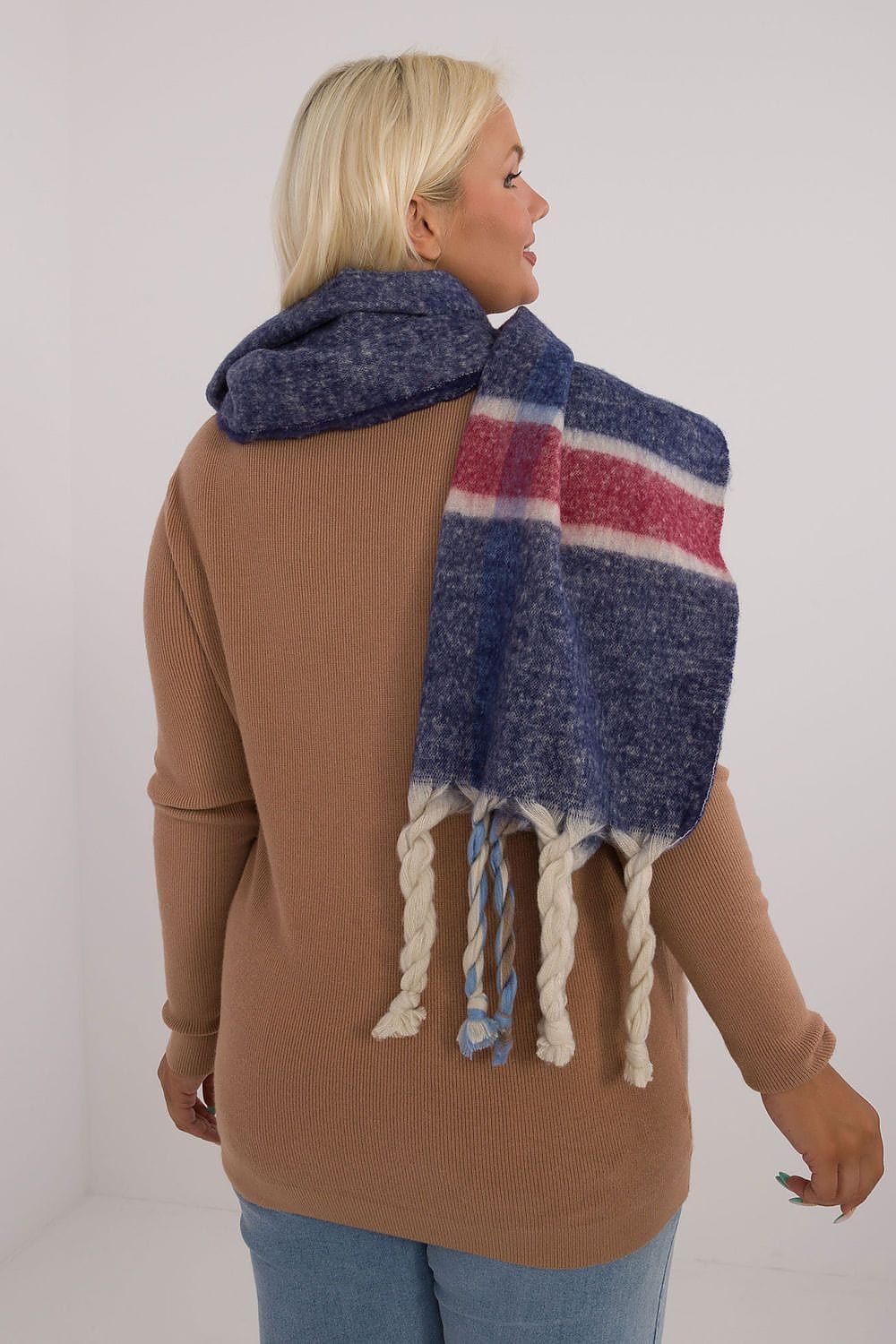 Elegant Women’s Check Winter Scarf - ShalayeFashion