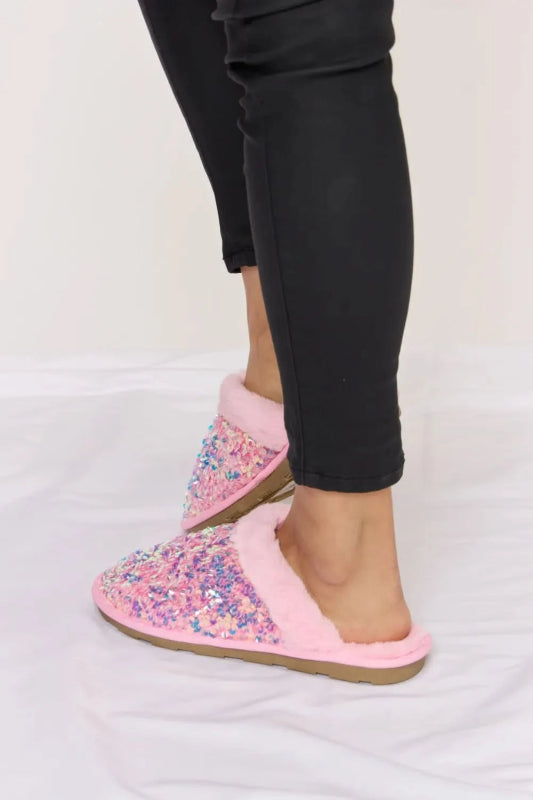 Forever Link Sequin Plush Round Toe Slippers - ShalayeFashion
