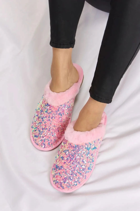 Forever Link Sequin Plush Round Toe Slippers - ShalayeFashion