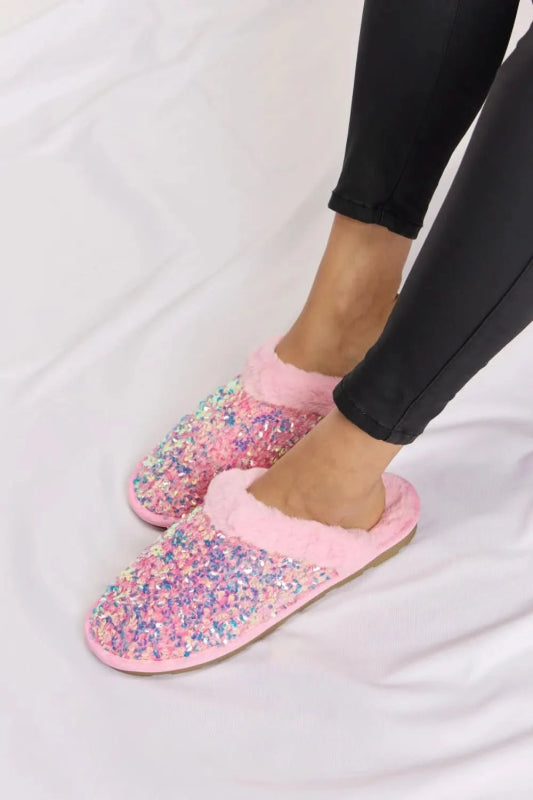 Forever Link Sequin Plush Round Toe Slippers - ShalayeFashion