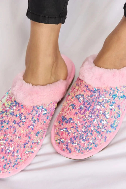 Forever Link Sequin Plush Round Toe Slippers - ShalayeFashion