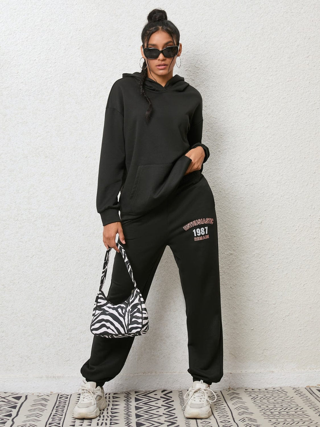 Graphic Hoodie and Sweatpants Set - ShalayeFashion