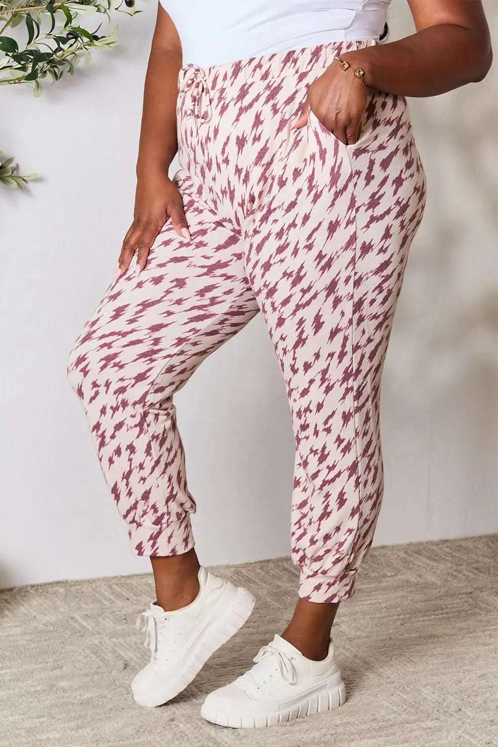 Heimish Full Size Printed Drawstring Pants - ShalayeFashion