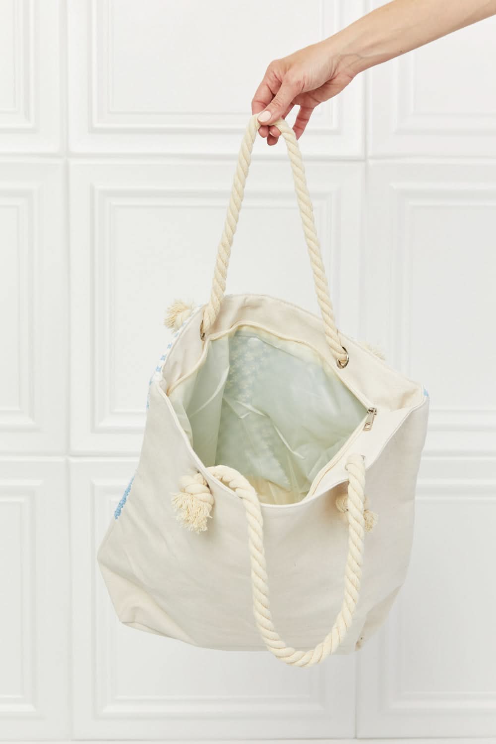 Justin Taylor Picnic Date Tassel Tote Bag - ShalayeFashion