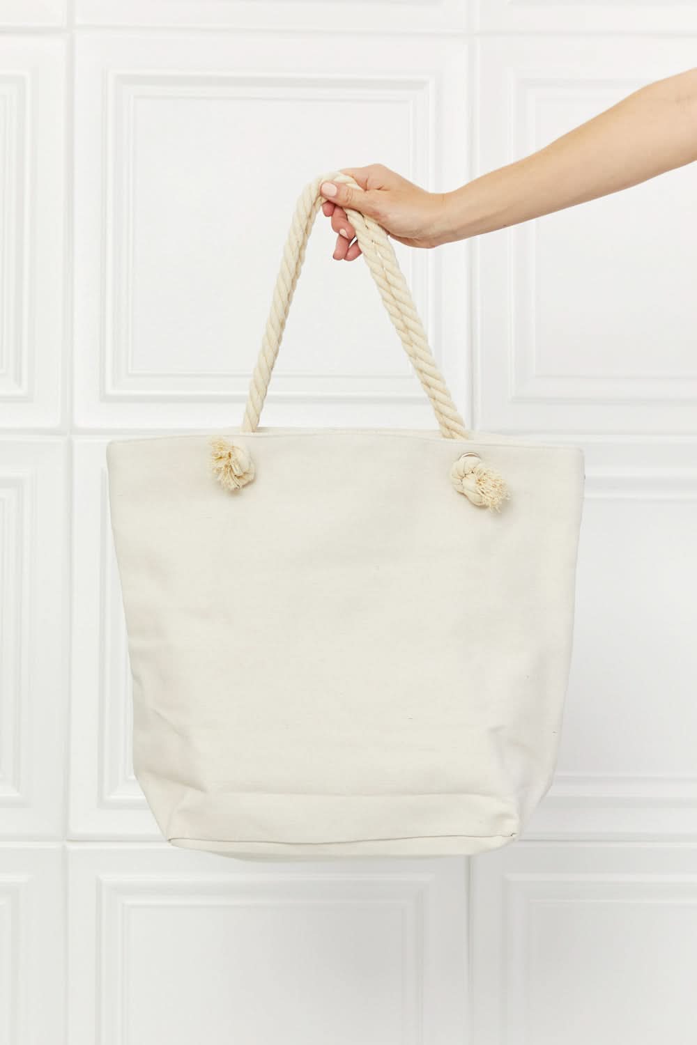Justin Taylor Picnic Date Tassel Tote Bag - ShalayeFashion