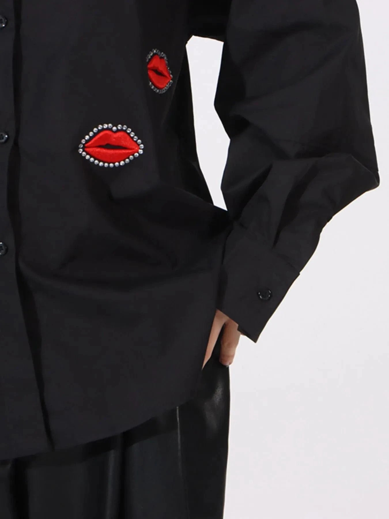 Lips Button Up Long Sleeve Shirt - ShalayeFashion