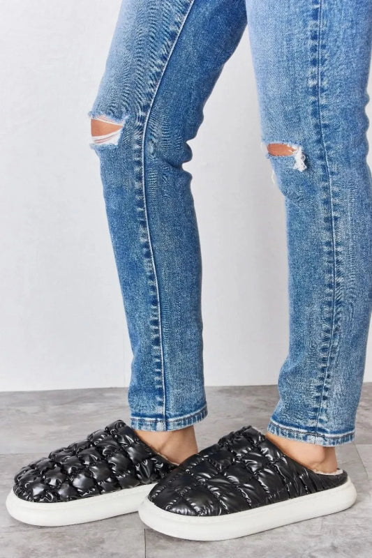 Melody Puffer Plush Slippers - ShalayeFashion