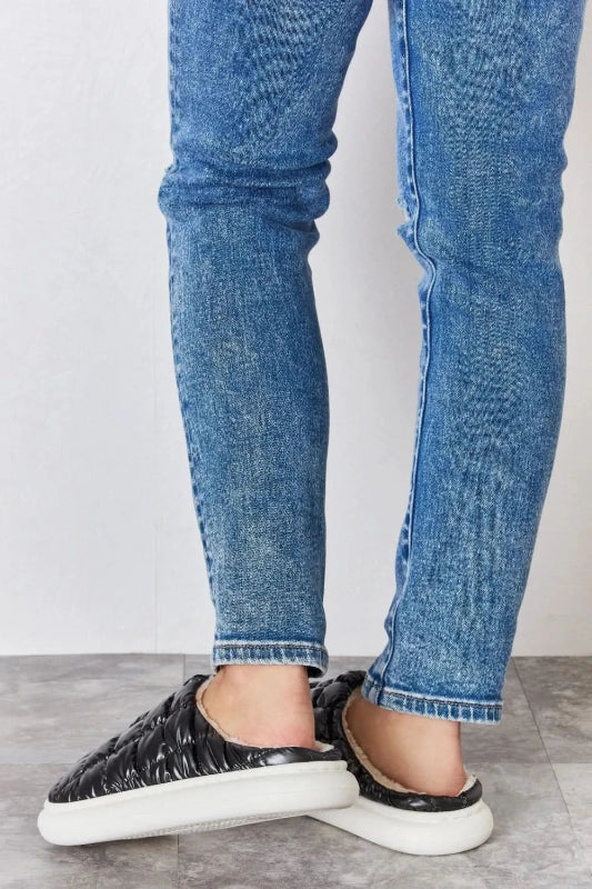Melody Puffer Plush Slippers - ShalayeFashion