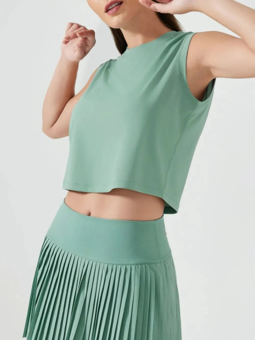 Millennia Round Neck Cropped Active Tank - ShalayeFashion