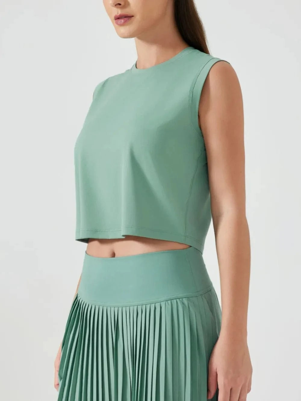 Millennia Round Neck Cropped Active Tank - ShalayeFashion
