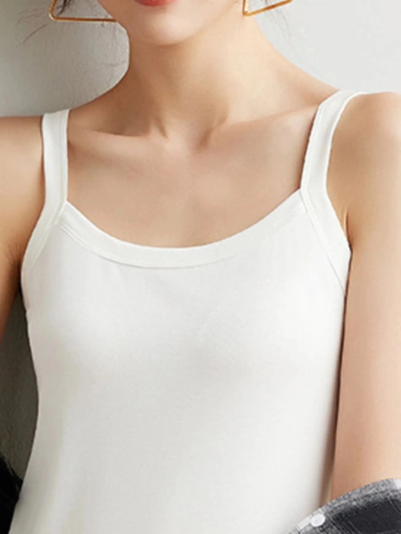 Plus Size Scoop Neck Tank Top - ShalayeFashion