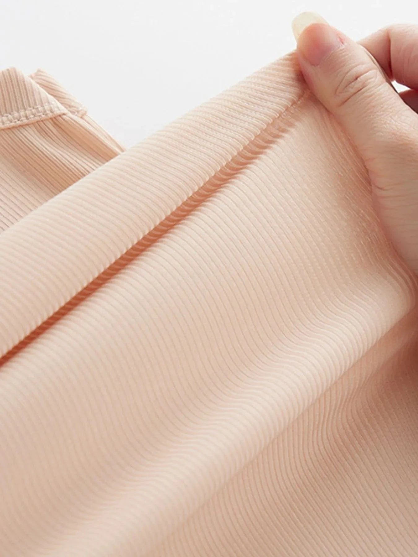 Plus Size Scoop Neck Tank Top - ShalayeFashion