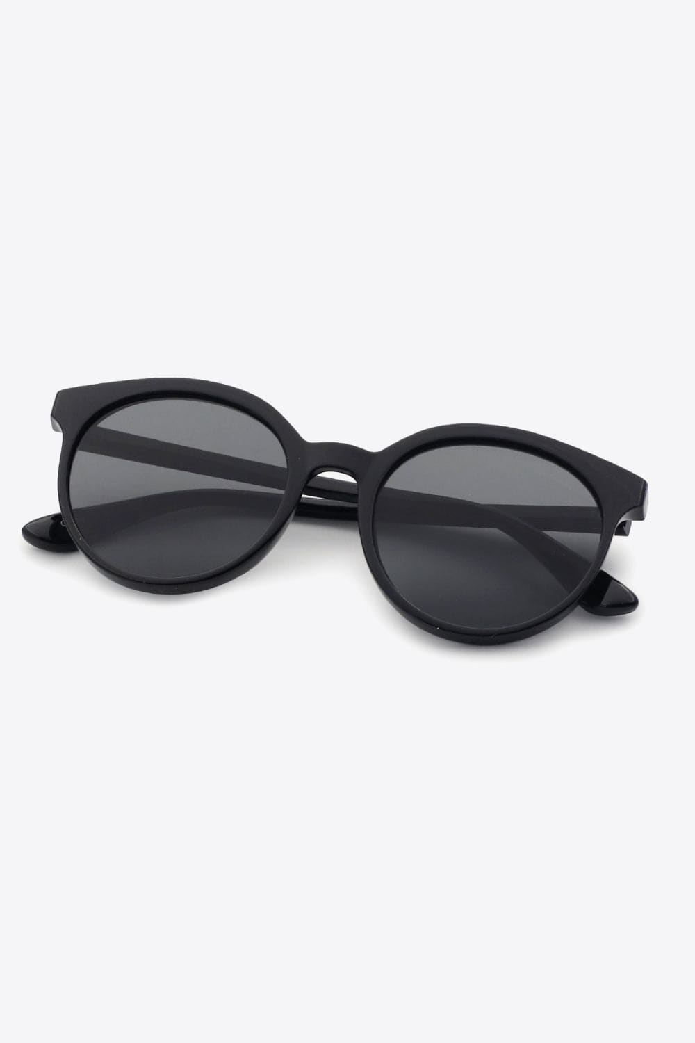 Round Full Rim Polycarbonate Frame Sunglasses - ShalayeFashion